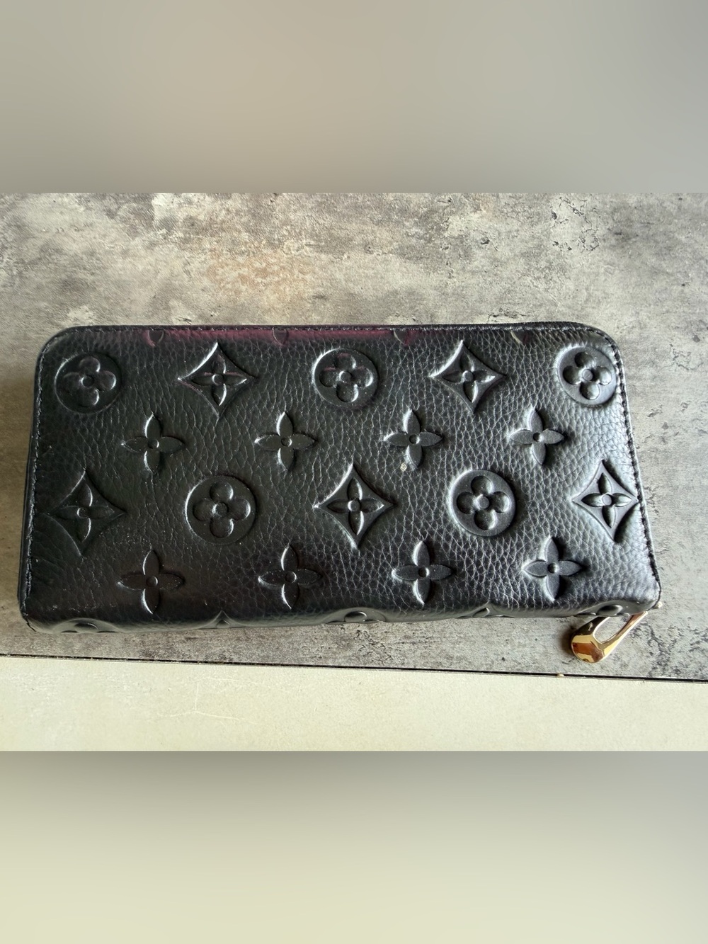Fashion Black Embossed Vernis Zip Wallet with Gold Hardware - Picture 3 of 4